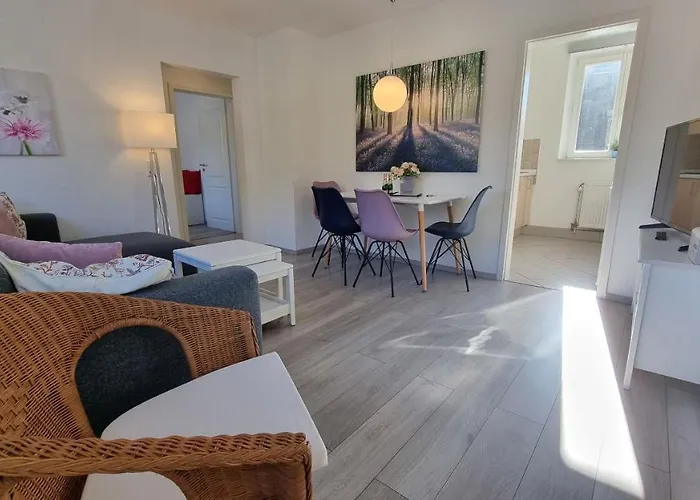 Ferienwohnungen Flussufer - Neckargemuend Altstadt